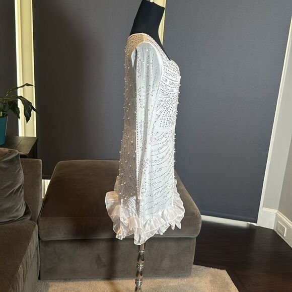 Short White Sparkly BodyCon Party Dress Long Sleeve Ruffle Hem Size L NWOT - Picture 6 of 13
